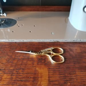 Tesoura Personalizada Dourada - Tam 1 4 IMG 20200909 174340 scaled